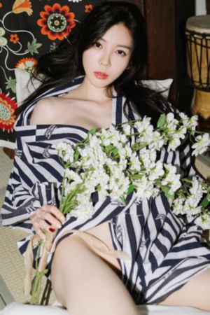 日韩美女泳装视频_4K在线播放观看