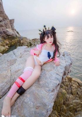 欧美女模时装秀_未删减完整版