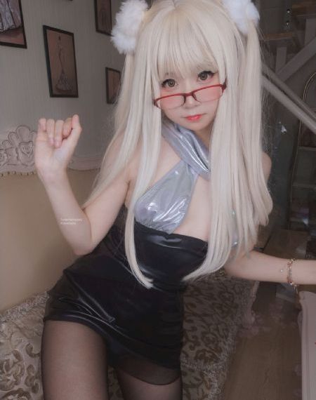 欧美金发美女大战黑人_DVD全集在线观看